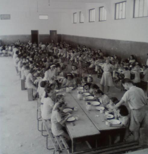 Συσσίτιο σε ίδρυμα για παιδιά, Αθήνα, 1942 -43