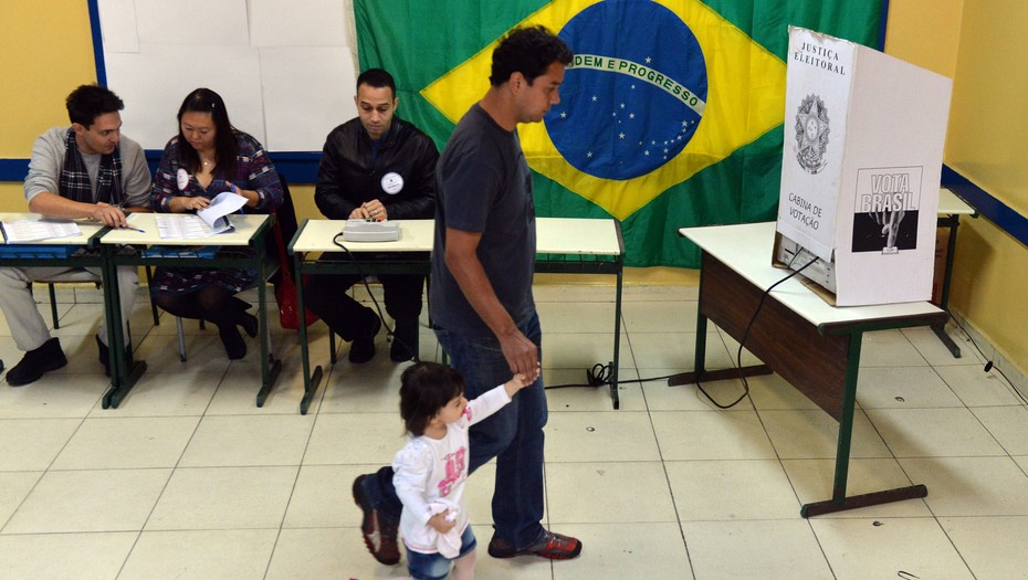 Περίπου 147 εκατομμύρια κάτοικοι της Βραζιλίας αναμένεται να προσέλθουν στις κάλπες για τις προεδρικές εκλογές.