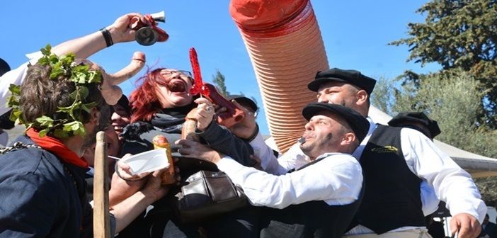 Με το «μπουρανί» κορυφώθηκαν οι αποκριάτικες εκδηλώσεις στον Τύρναβο - Ατέχνως
