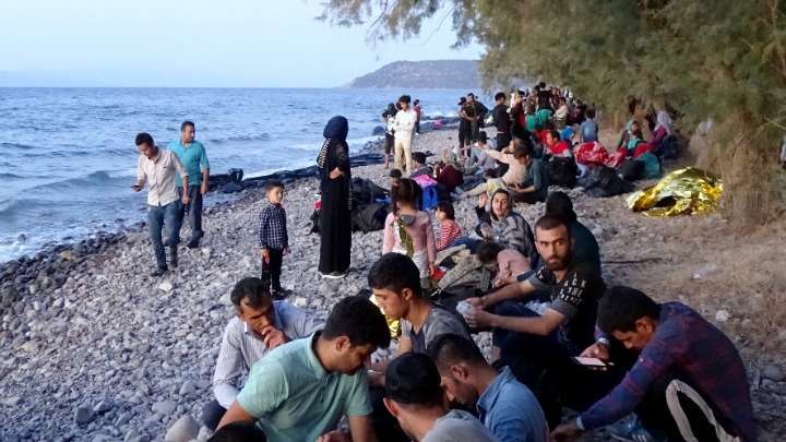 ΕΟ ΚΚΕ «για τα πλωτά φράγματα σε βάρος μεταναστών και προσφύγων»