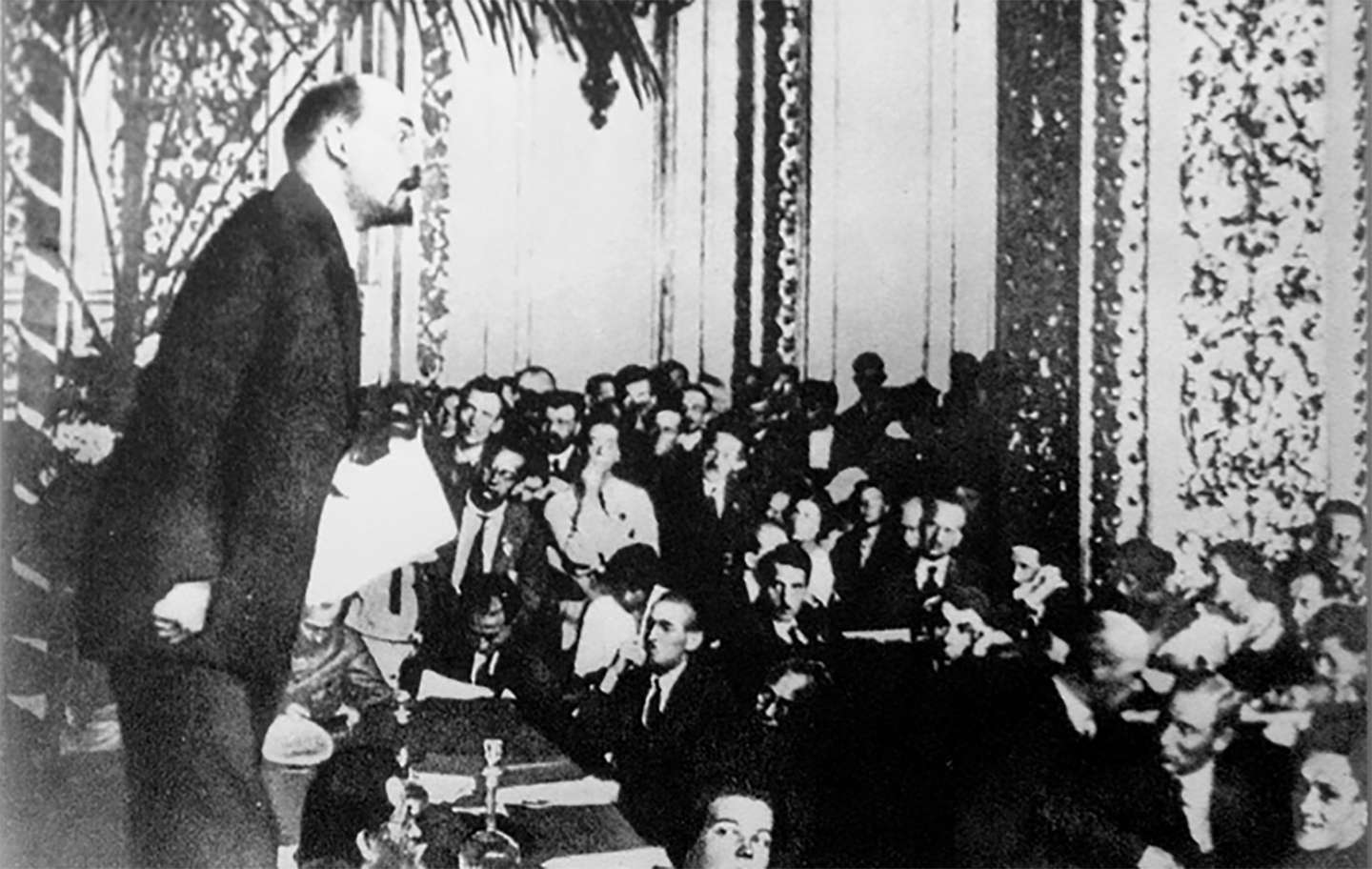 Λένιν στο βήμα του 3ου Συνεδρίου της Γ Διεθνούς