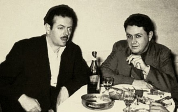 Vasilis Tsitsanis με τον Μάνο Χατζιδάκι.