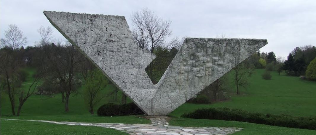 Monumento en Kragujevac
