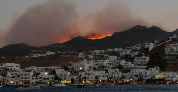 Χωρίς ενεργό μέτωπο η φωτιά στη Σέριφο – Μεγάλες οι καταστροφές
